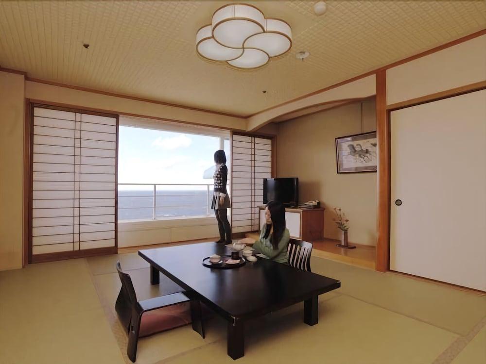 Shirahama Key Terrace Hotel Seamore Екстериор снимка